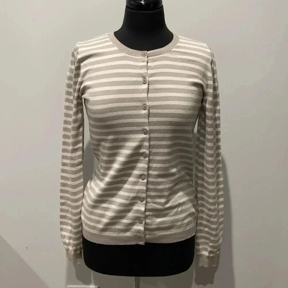 Banana Republic Sweaters - Banana  Republic cardigan